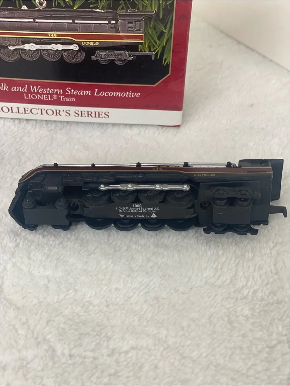Hallmark Keepsake Lionel 746 Norfolk and Western Steam Locomotive Train Ornament